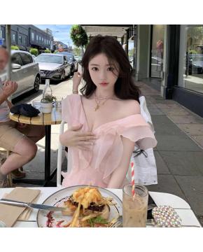 法式温柔气质粉色一字肩连衣裙独特荷叶边收腰a字短裙夏