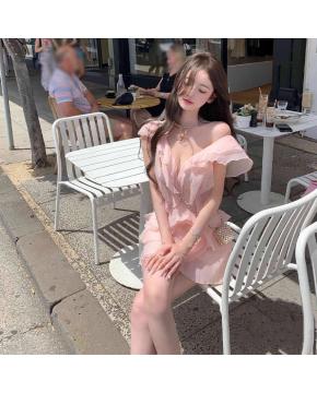 法式温柔气质粉色一字肩连衣裙独特荷叶边收腰a字短裙夏